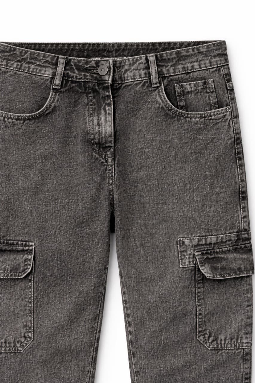 LOOSE FIT CARGO DENIM